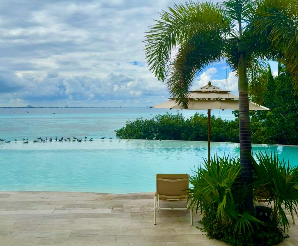 Pools at Impression Isla Mujeres, Beach at Impression Isla Mujeres, Swim-up bar resort Isla Mujeres