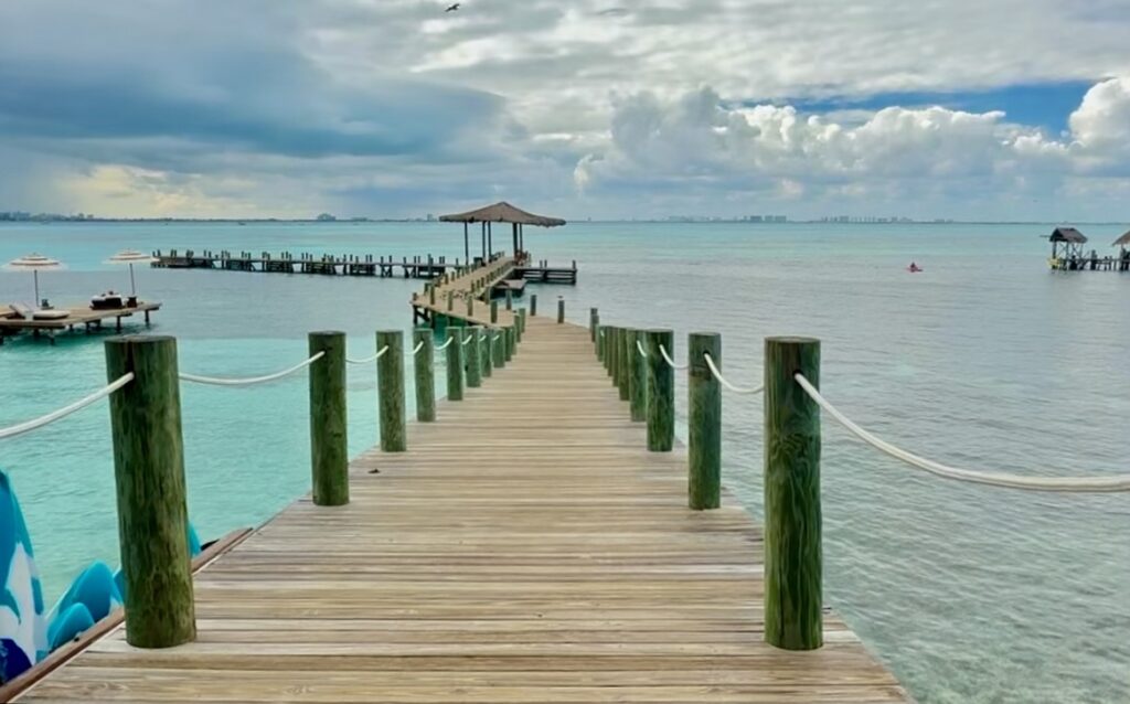 Impression isla mujeres arrival dock 